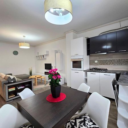 Apartment "Solar 48", Private Parking, One Bedroom Βουκουρέστι Εξωτερικό φωτογραφία